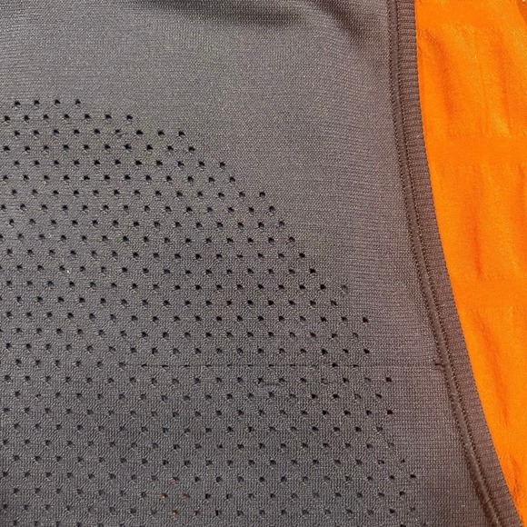 Lululemon Women Black Breeze By Muscle Tank Top - Picture 4 of 4